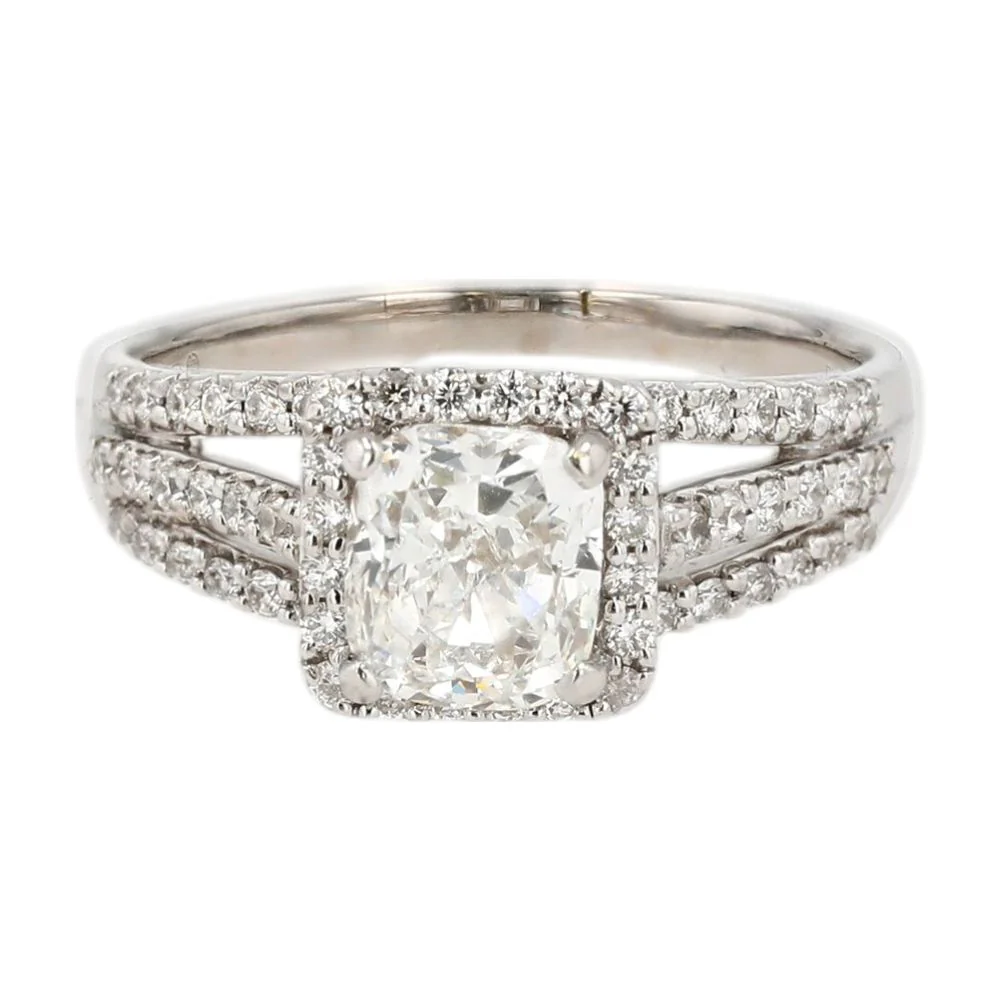 18K White Gold Diamond Engagement Ring